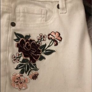 white jeans from guess